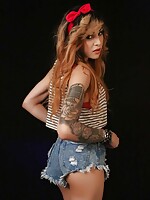 shemales masturbation